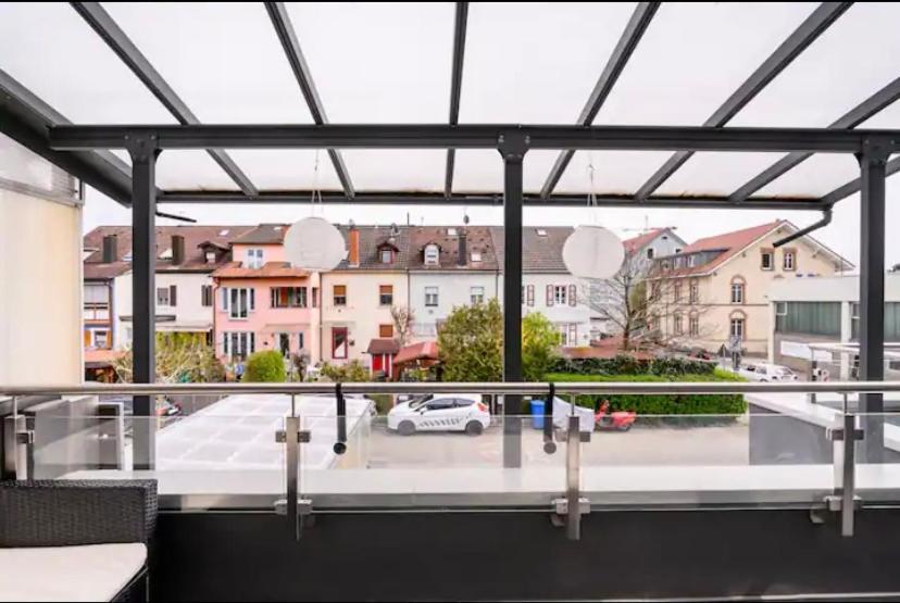 Guenstiges Gruenes Ferienzimmer Mit Separater Moderner Dusche เลอร์ราค ภายนอก รูปภาพ