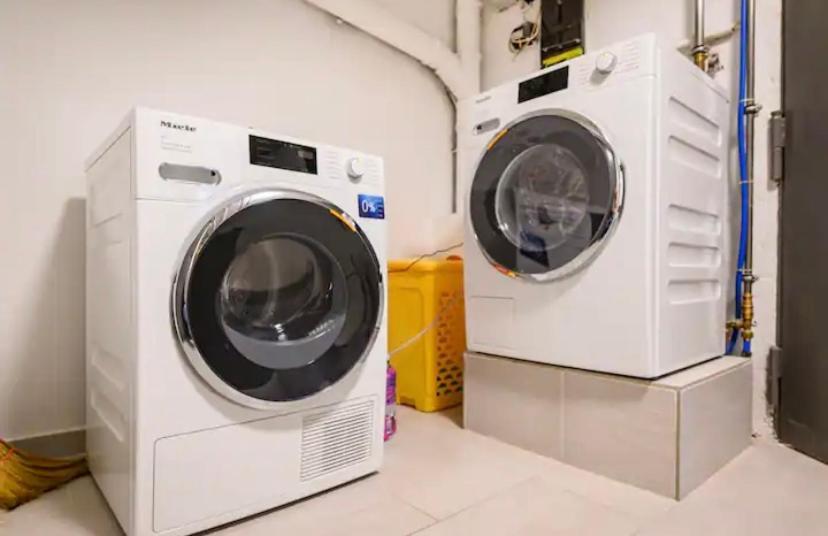 Guenstiges Gruenes Ferienzimmer Mit Separater Moderner Dusche เลอร์ราค ภายนอก รูปภาพ