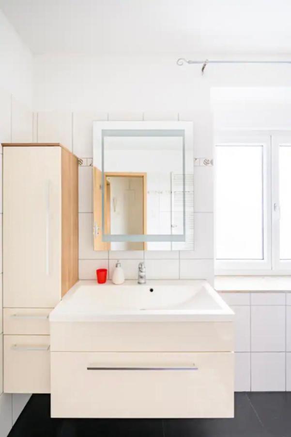 Guenstiges Gruenes Ferienzimmer Mit Separater Moderner Dusche เลอร์ราค ภายนอก รูปภาพ