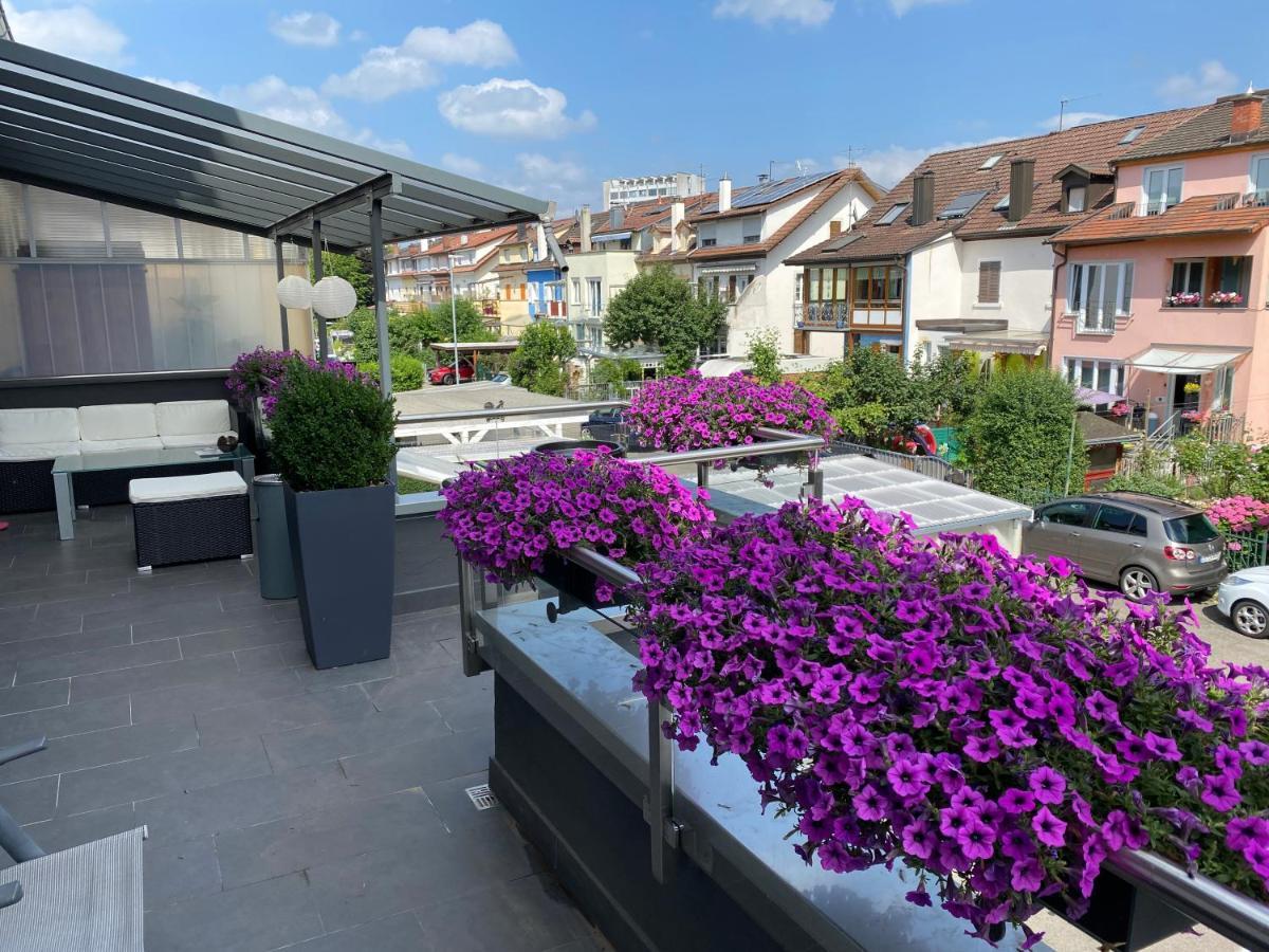 Guenstiges Gruenes Ferienzimmer Mit Separater Moderner Dusche เลอร์ราค ภายนอก รูปภาพ