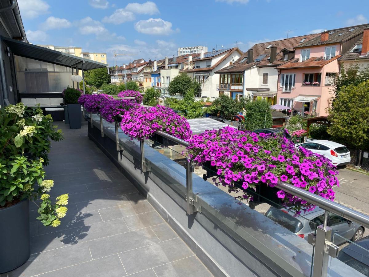 Guenstiges Gruenes Ferienzimmer Mit Separater Moderner Dusche เลอร์ราค ภายนอก รูปภาพ
